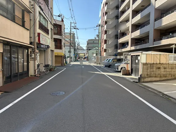 建築条件付き土地ではございません。お好きなメーカーをお選びいただけます。