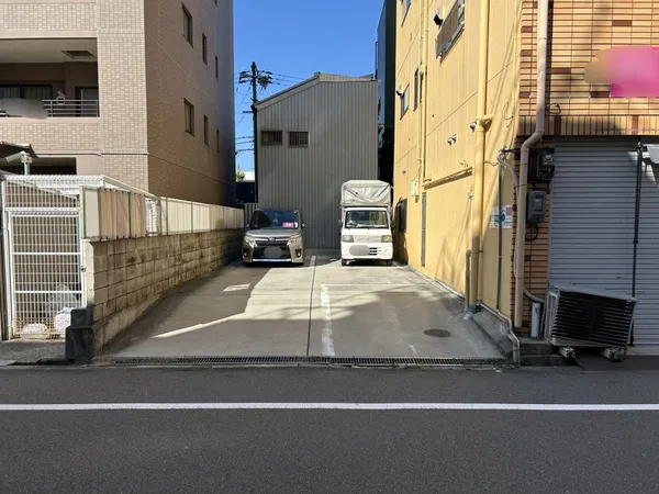 建築条件付き土地ではございません。お好きなメーカーをお選びいただけます。