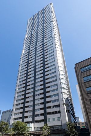 ディーグラフォート大阪N.Y.タワーHIGOBASHI 外観