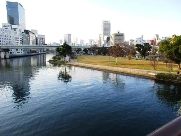 中之島公園まで290m 季節に合わせて、お花見やピクニックをお楽しみいただけます。