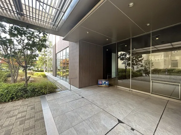 エントランス・エレベーター・玄関のトリプルセキュリティを採用しております