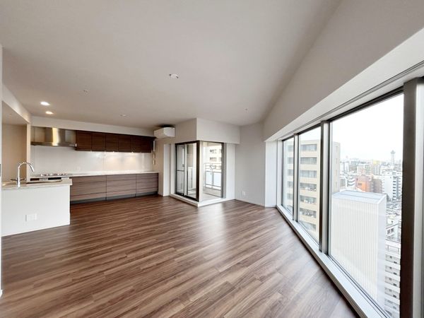 リバーガーデン四天王寺 リビング