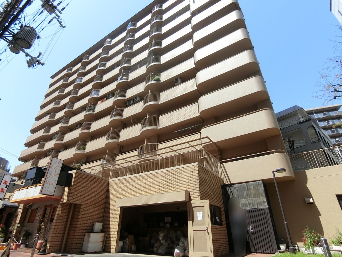 大阪メトロ中津駅徒歩1分のマンションです。
