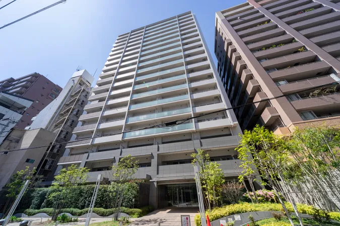 南西向き住戸のお部屋でございます。
