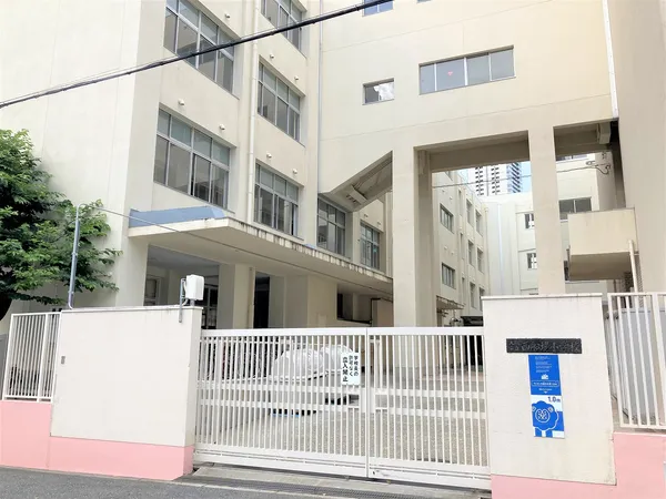 徒歩８分