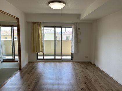 シャルマンフジスマート尼崎出屋敷駅前ステーショングリーン リビング