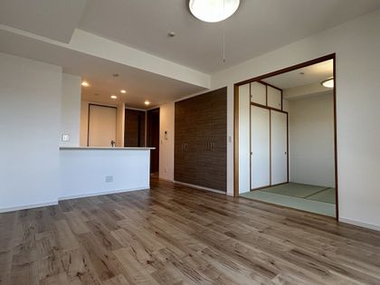 シャルマンフジスマート尼崎出屋敷駅前ステーショングリーン リビング