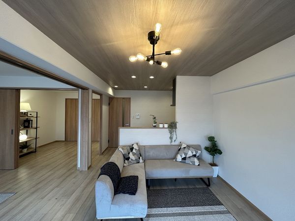 尼崎久々知ハウス リビング 尼崎久々知ハウス リビング