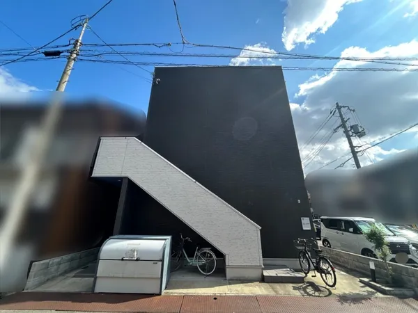 阪神本線「大物」駅 徒歩10分。表面利回り約6.5％の一棟収益アパートです。お気軽にお問い合わせくださいませ。