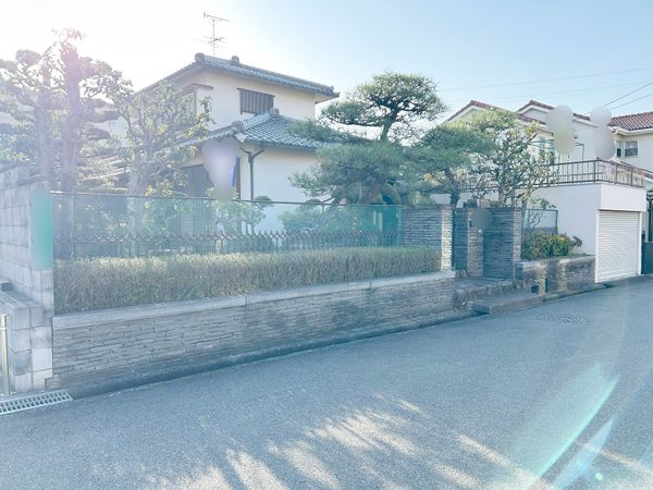 前面道路含む外観