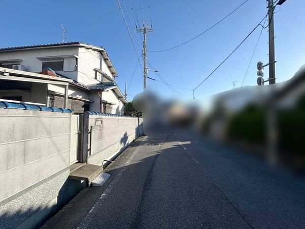 前面道路含む外観