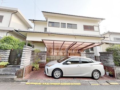 河内長野市北貴望ケ丘 古家付土地 前面道路含む外観