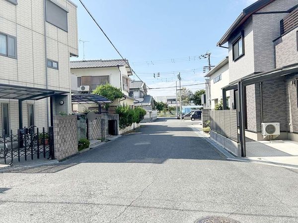 岸和田市宮前町 前面道路含む外観 岸和田市宮前町 前面道路含む外観