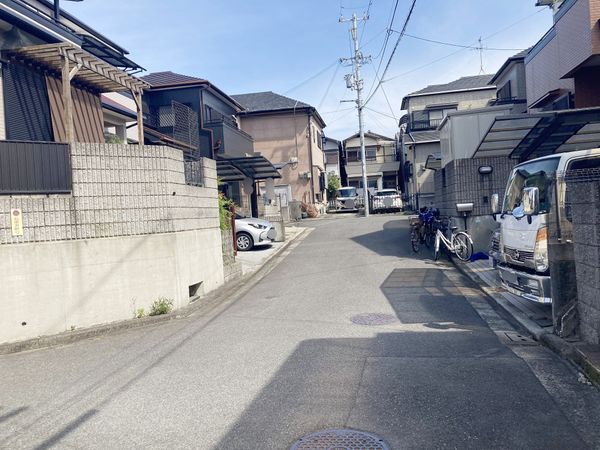 堺市西区上野芝向ヶ丘町4丁 前面道路含む外観 堺市西区上野芝向ヶ丘町4丁 前面道路含む外観