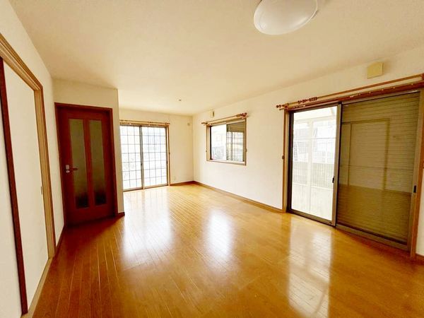 富田林市伏山三丁目 戸建 リビング 富田林市伏山三丁目 戸建 リビング