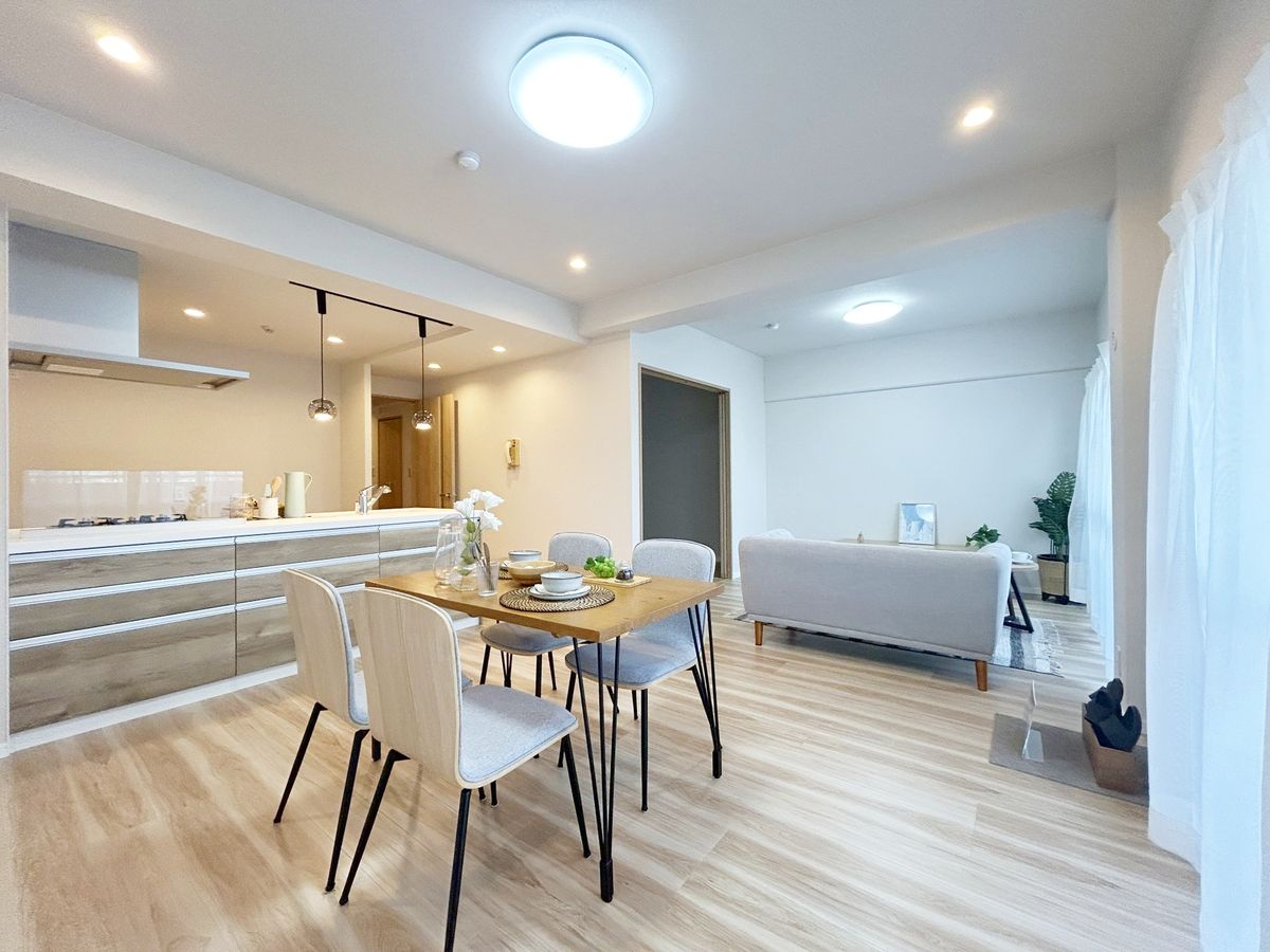 メゾンドールウイングヒルズ 4番館 リビング リビング