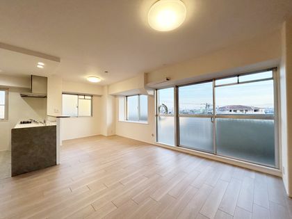 エンゼルハイム上野芝 リビング