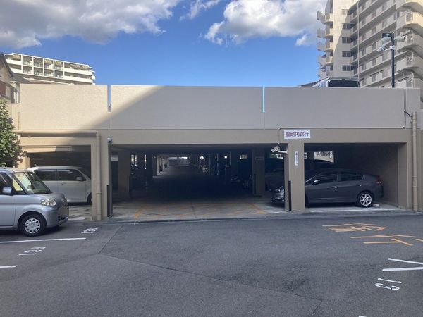 ヴィルメゾン上野芝 駐車場