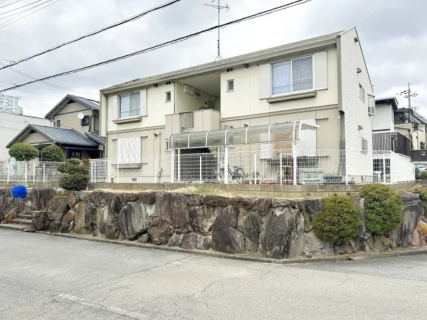 南西の角地につき日照良好です。