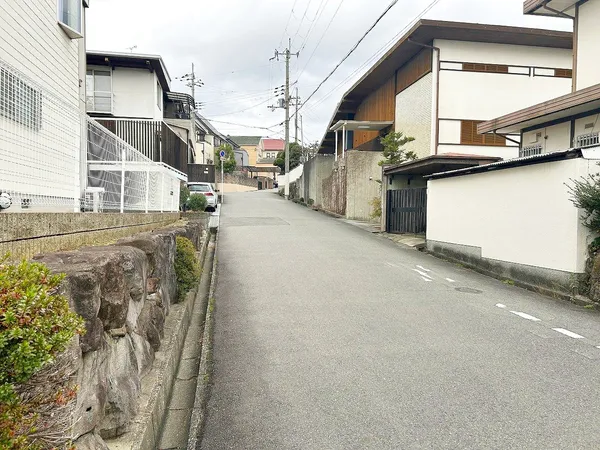 南側道路幅員　約6.0ｍございます。