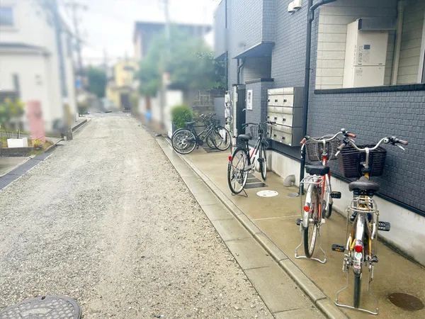 前面道路含む外観