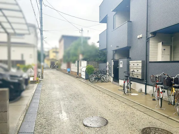 前面道路含む外観