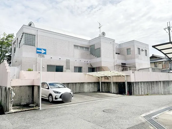 平成2年建築・鉄筋コンクリートの建物です