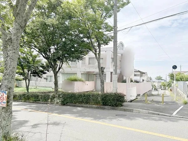 土地面積519.33平米（約157.09坪）建物面積348.97平米（約105.56坪）