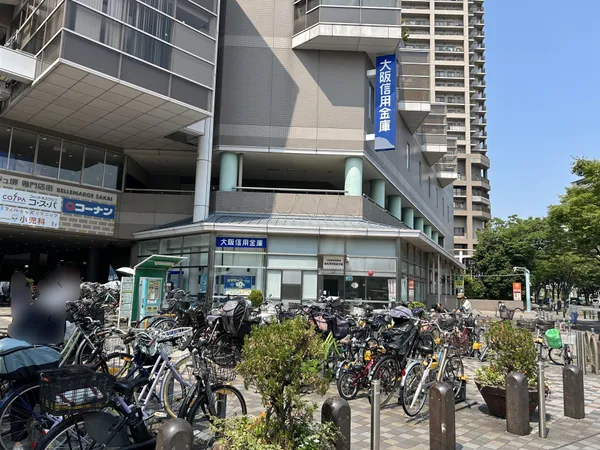 大阪信用金庫堺市駅前支店　徒歩10分。
