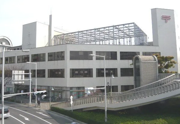 堺郵便局徒歩8分。