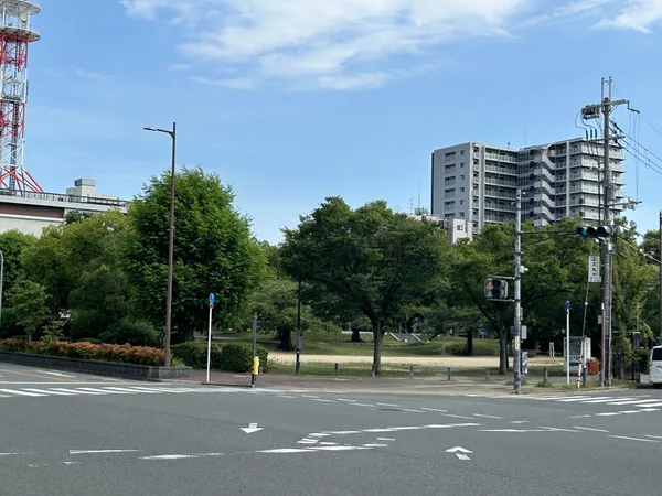 戎公園(通称：ザビエル公園)徒歩9分。