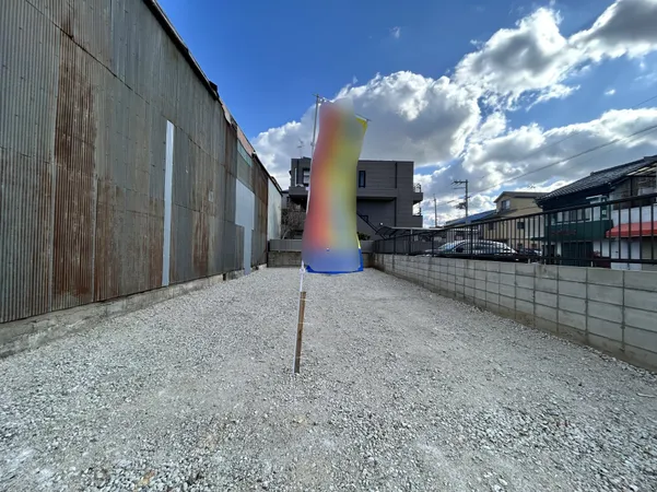 建築条件付き宅地販売ではございません。