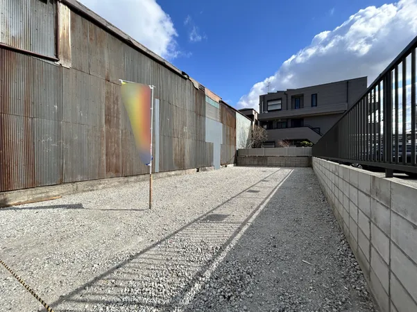 建築条件付き宅地販売ではございません。