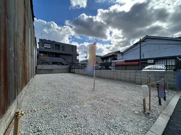 建築条件付き宅地販売ではございません。