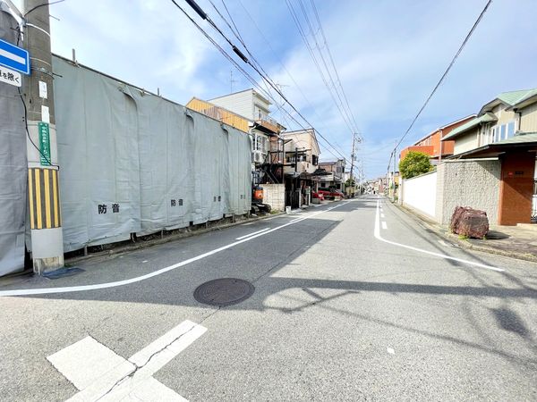 堺市堺区中田出井町二丁 東側前面道路写真