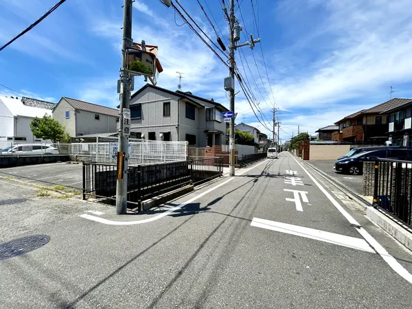 北東側前面道路写真