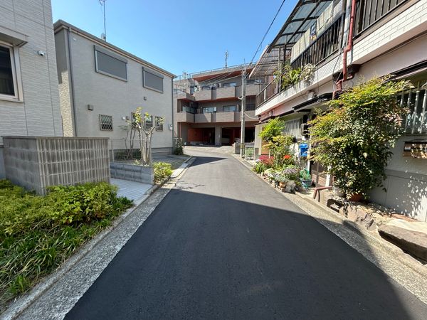 堺市堺区榎元町4丁 前面道路含む外観