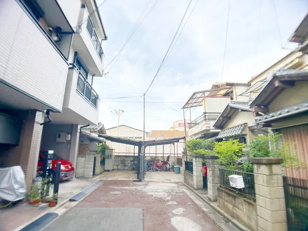 前面道路の状況です。お問合せは三井のリハウス堺東センター石川まで、お気軽にご連絡下さい。