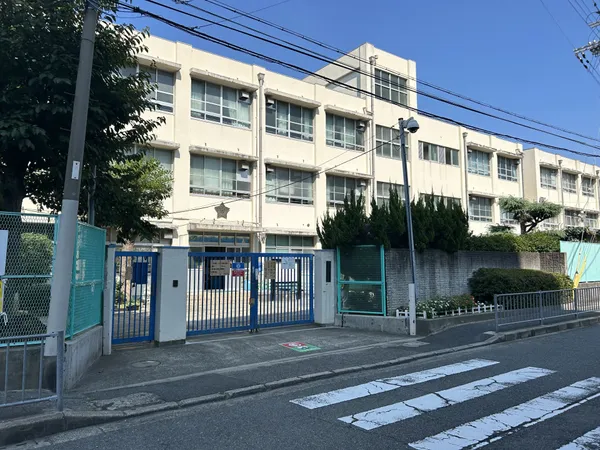 市小学校まで徒歩４分