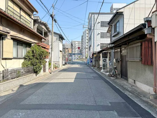 前面道路幅員約６．０ｍとなります。