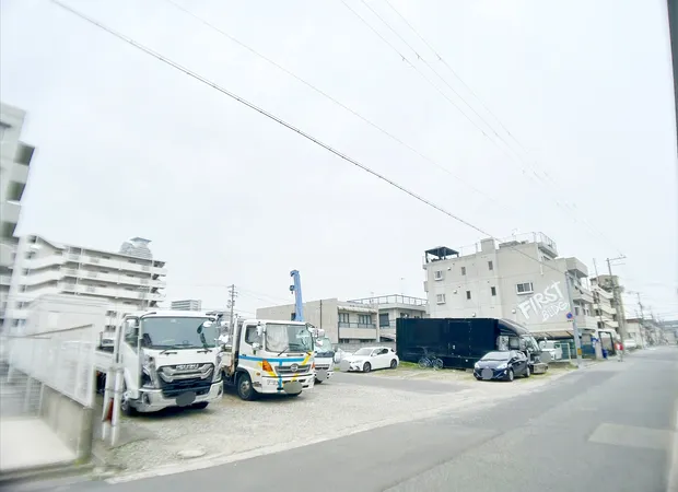 北東側から撮影。土地：580平米（約１７５．４５坪）あり事業用地としてもご検討頂けます。