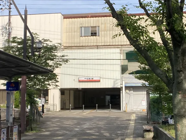徒歩9分。