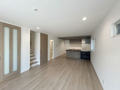 堺市西区上野芝町7丁 1号棟 リビング