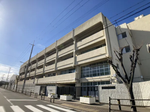 「堺市立陵西中学校」徒歩9分