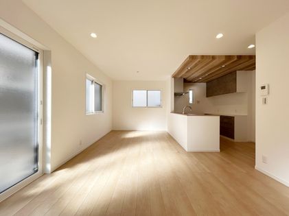 堺市西区浜寺諏訪森町西4 リビング