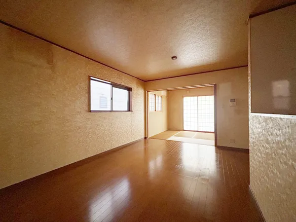 LDK約14.5帖　和室が隣接