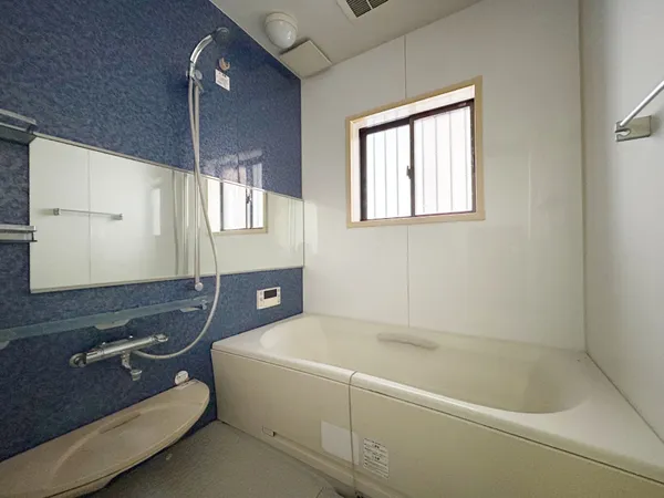 1日の疲れを癒やしてくれる浴室です