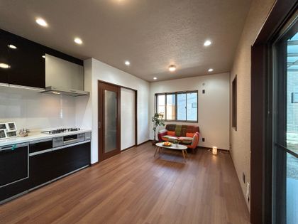 堺市西区浜寺船尾町西2丁 リビング