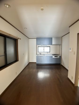 堺市西区上野芝町8丁戸建 リビング