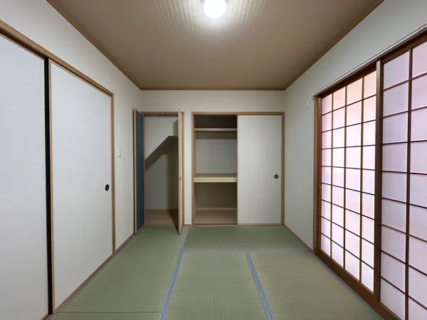 【和室/約6帖】来客時は客間としてなど様々な用途でお使いいただけます。